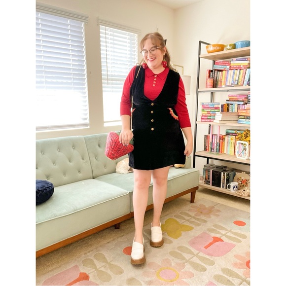 Unique Vintage Smak Parlour Black Strawberry Pinafore - Picture 4 of 6